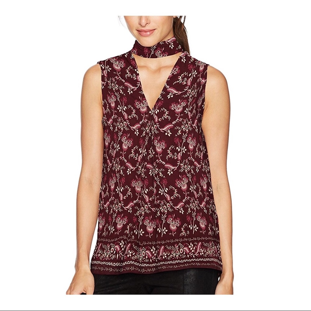 Sleeveless Paisley Choker Blouse with Open Hem